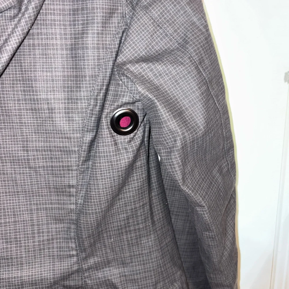 Feller Seattle Women’s XS Raincoat Trench Gray Plaid Hooded - Picture 12 of 15